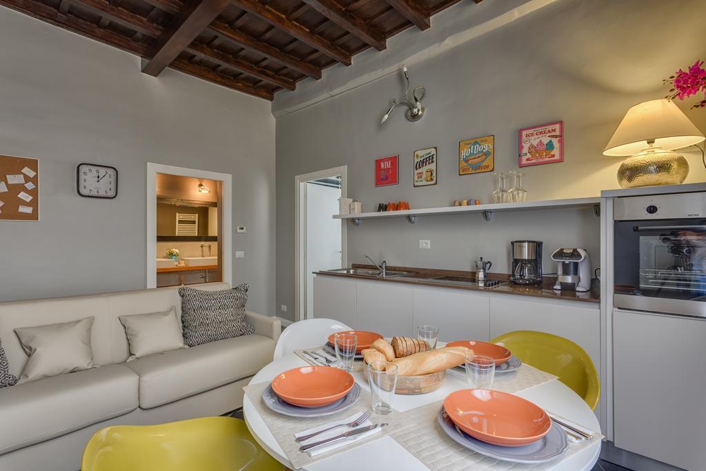 Romexperience Borgo Pio Apartment Room photo